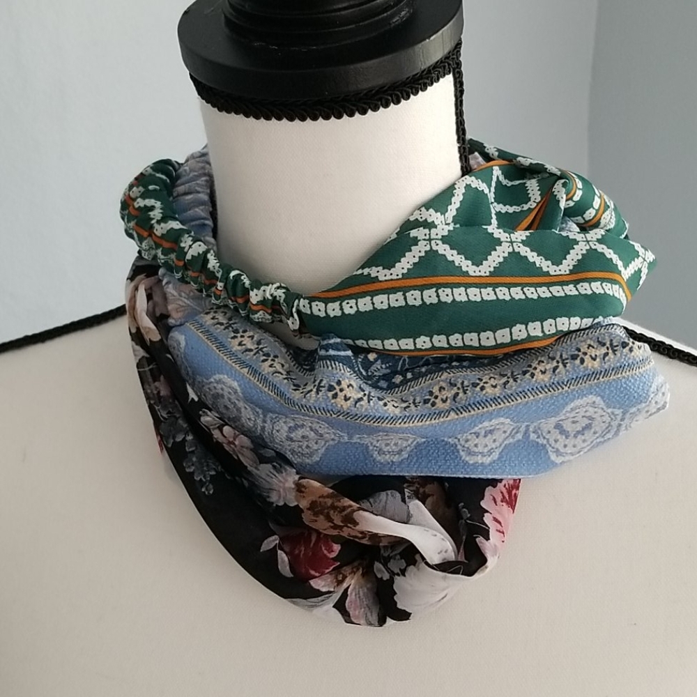 Lot of three (3) headbands, head wraps